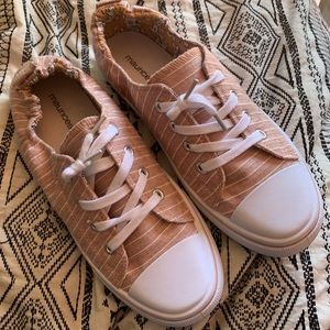 Maurice’s pink shoes worn once